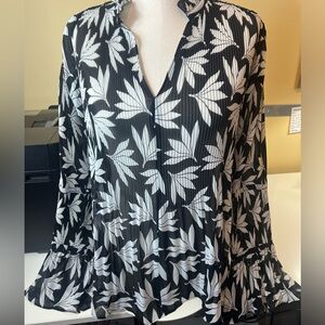 Perfectly conditioned blouse by Ann Taylor Loft